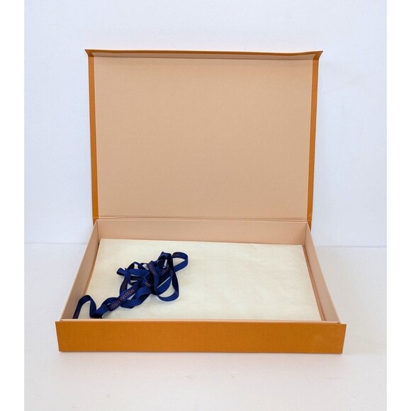 Louis Vuitton Magnetic Empty Large Box 16 x 11.5 x 2 - Picture 8 of 13